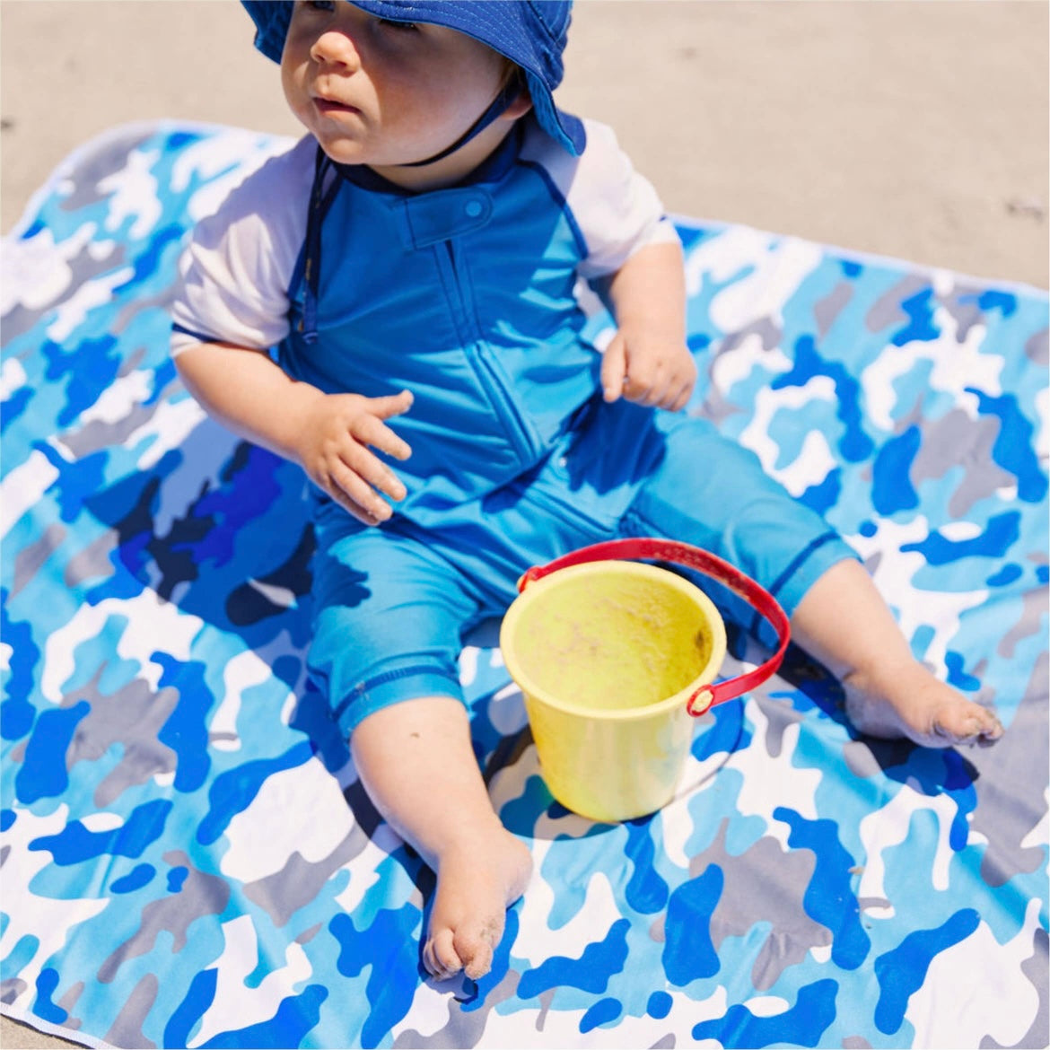 Kids Hooded UPF 50+ Sunscreen Towel- Blue Camo