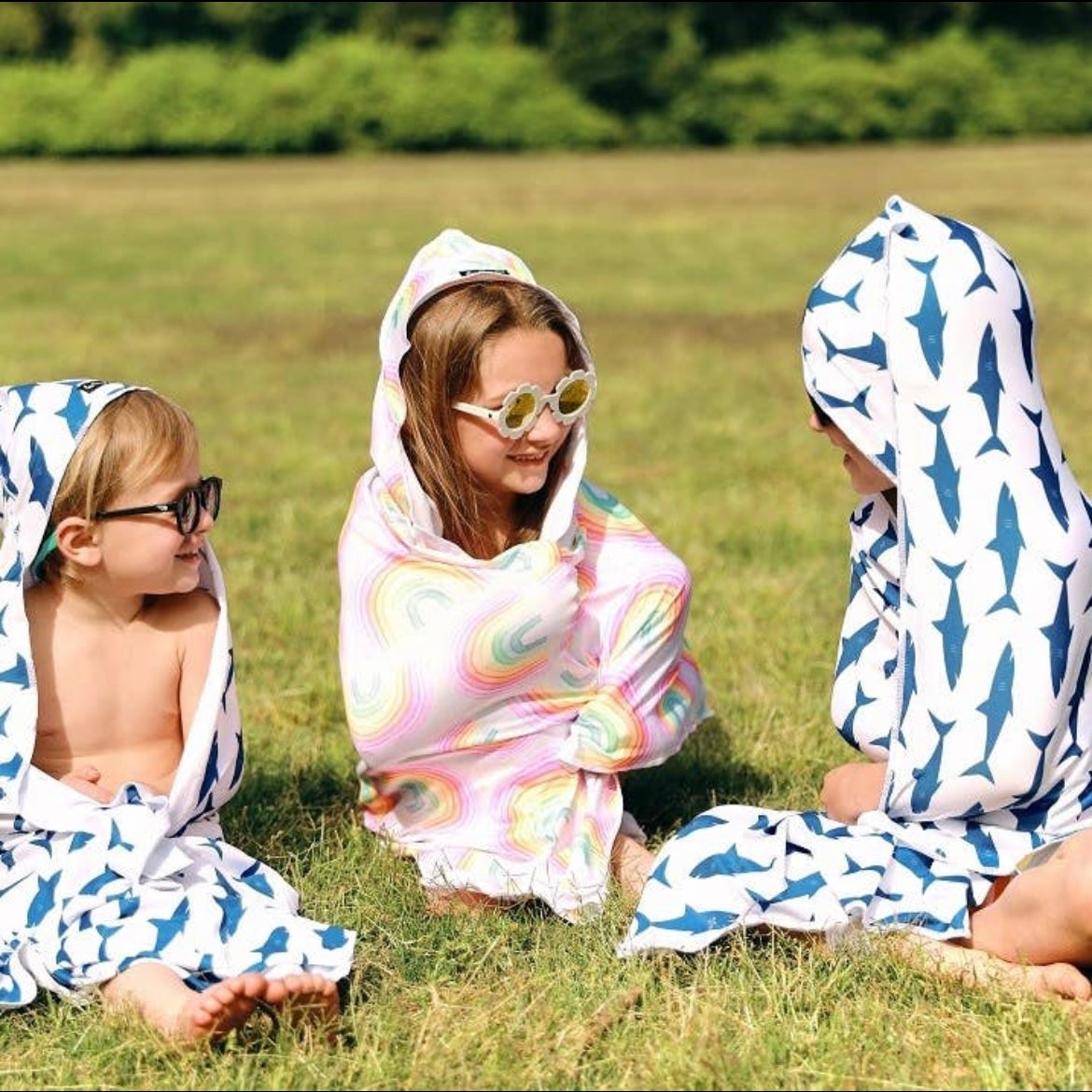 Kids Hooded UPF 50+ Sunscreen Towel- Sharks